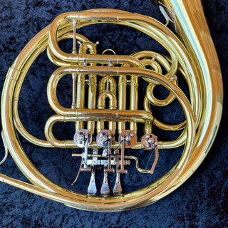 S.E. Shires Q20 - F/Bb Double French Horn - Yellow Brass - Detachable Bell - Lacquered Finish