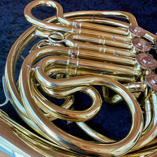 S.E. Shires Q20 - F/Bb Double French Horn - Yellow Brass - Detachable Bell - Lacquered Finish